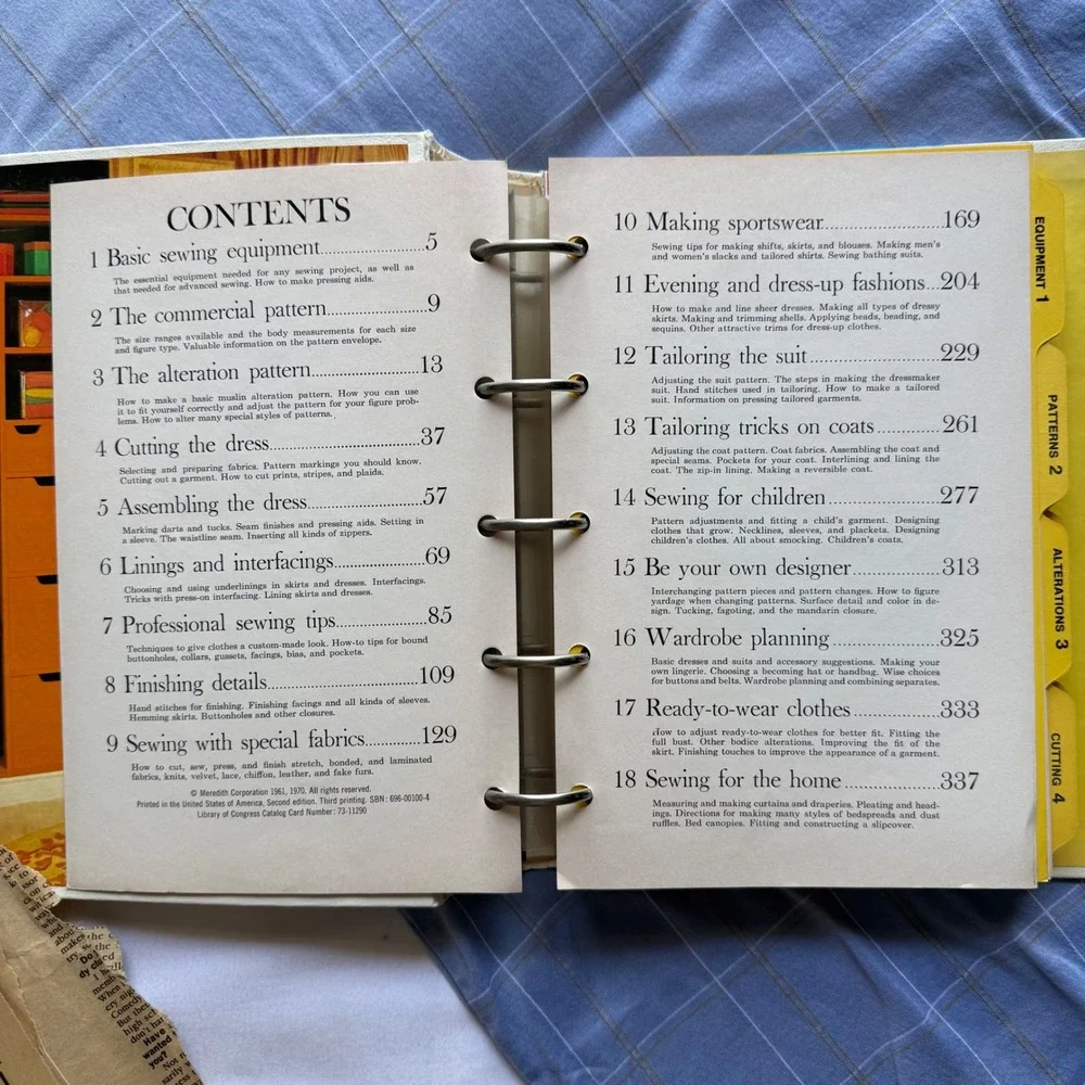Vintage Better Homes and Gardens Sewing Book 1970 Ring Binder Hardcover Guide